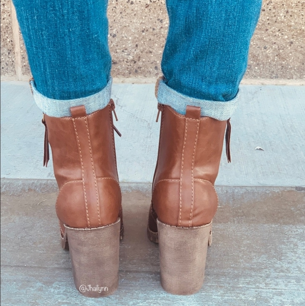 Flash SALE Tan lace up combat boots/moto boots - Picture 5 of 5